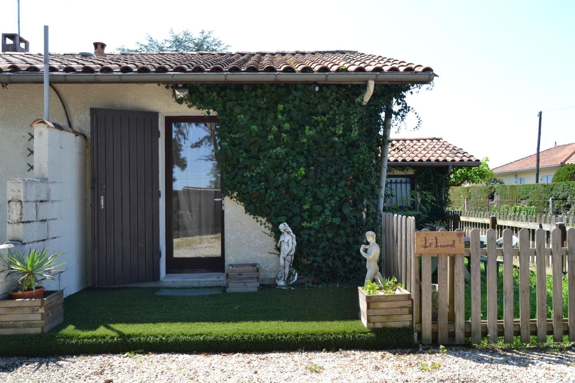 Le Gite De La Lombriere Saint-Denis-de-Pile ภายนอก รูปภาพ