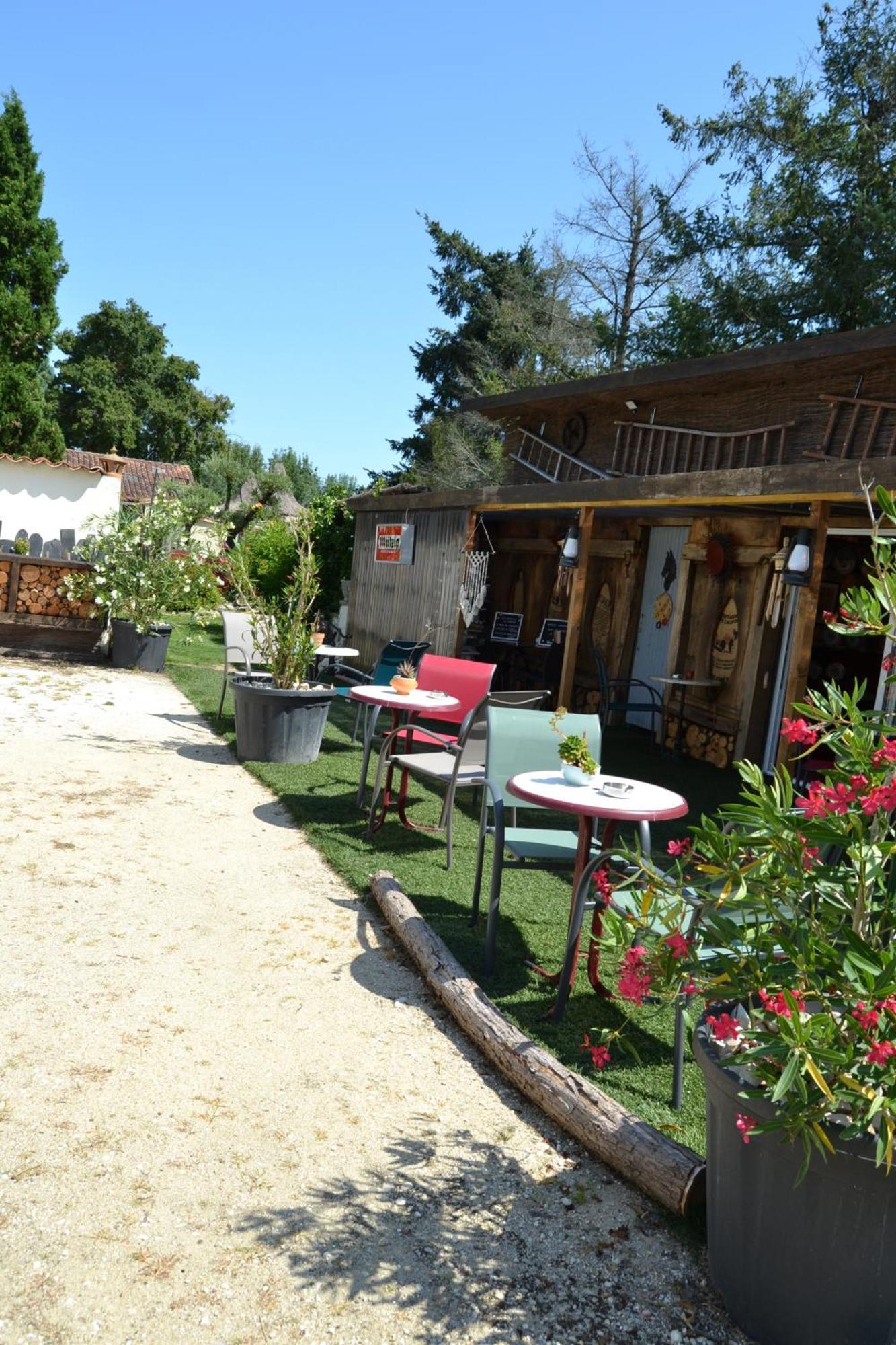 Le Gite De La Lombriere Saint-Denis-de-Pile ภายนอก รูปภาพ
