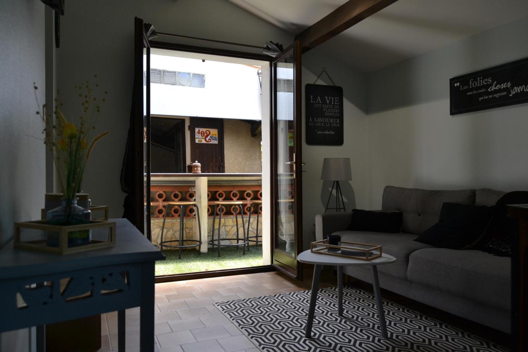 Le Gite De La Lombriere Saint-Denis-de-Pile ภายนอก รูปภาพ