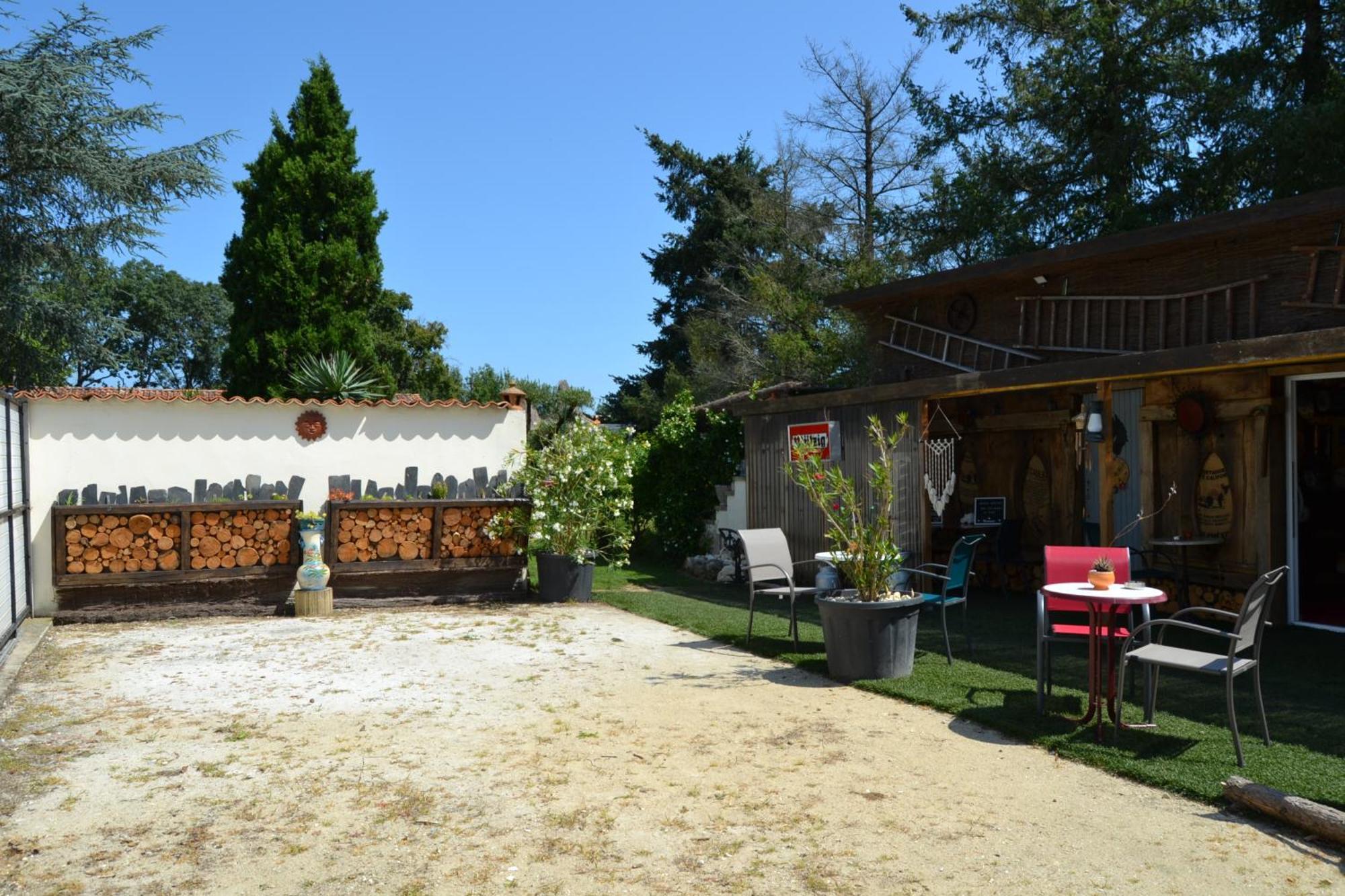 Le Gite De La Lombriere Saint-Denis-de-Pile ภายนอก รูปภาพ
