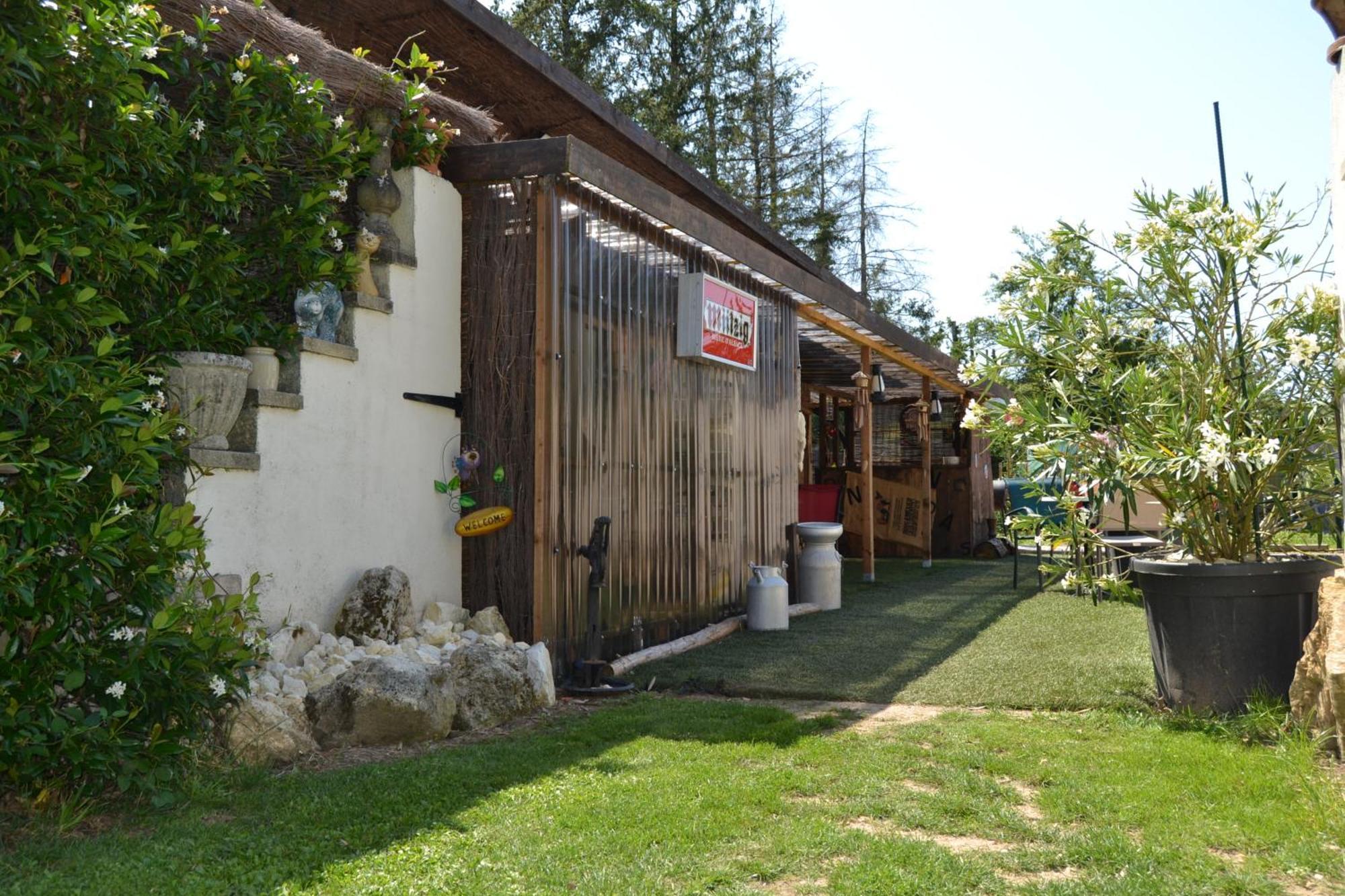 Le Gite De La Lombriere Saint-Denis-de-Pile ภายนอก รูปภาพ