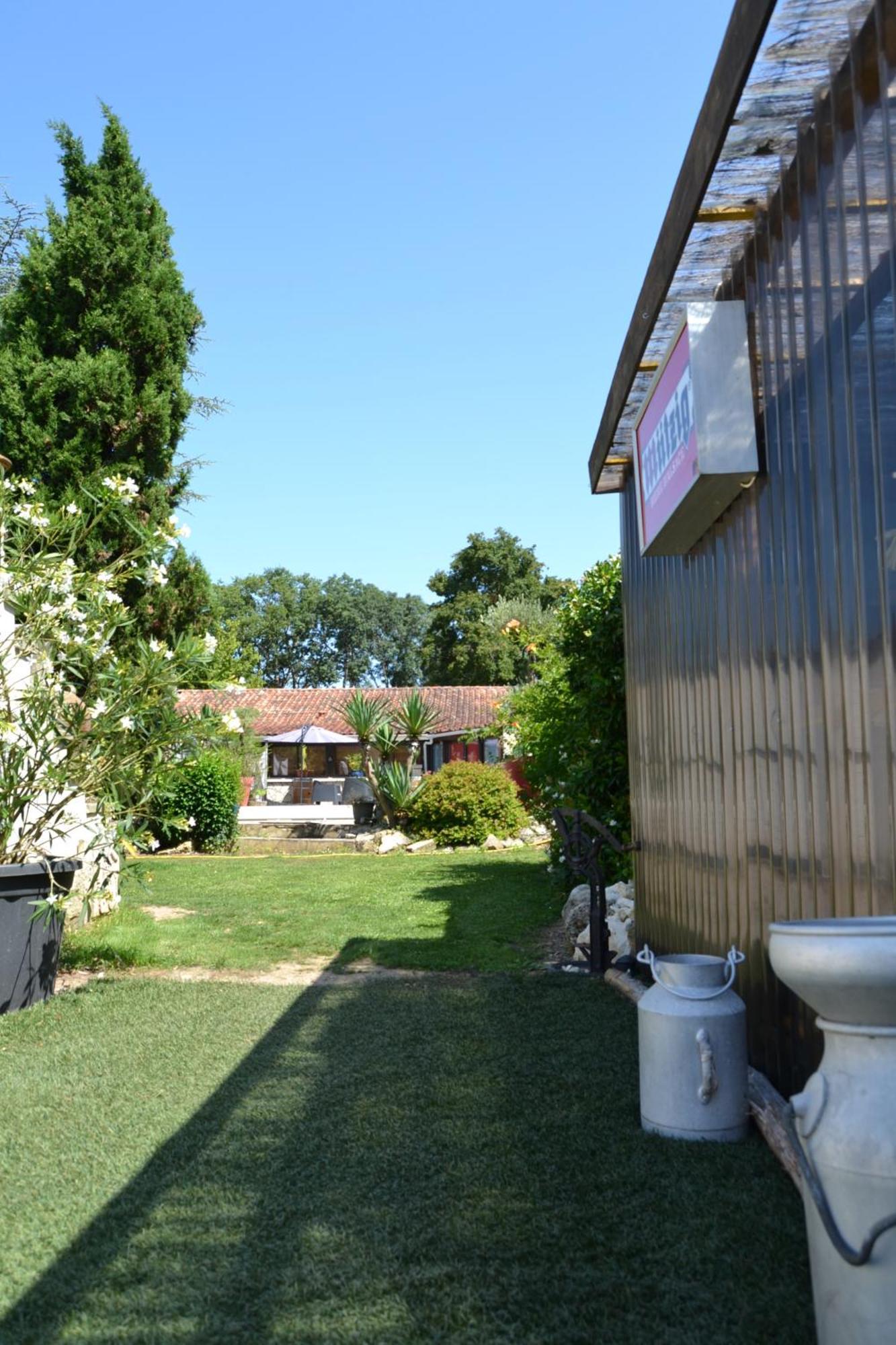 Le Gite De La Lombriere Saint-Denis-de-Pile ภายนอก รูปภาพ