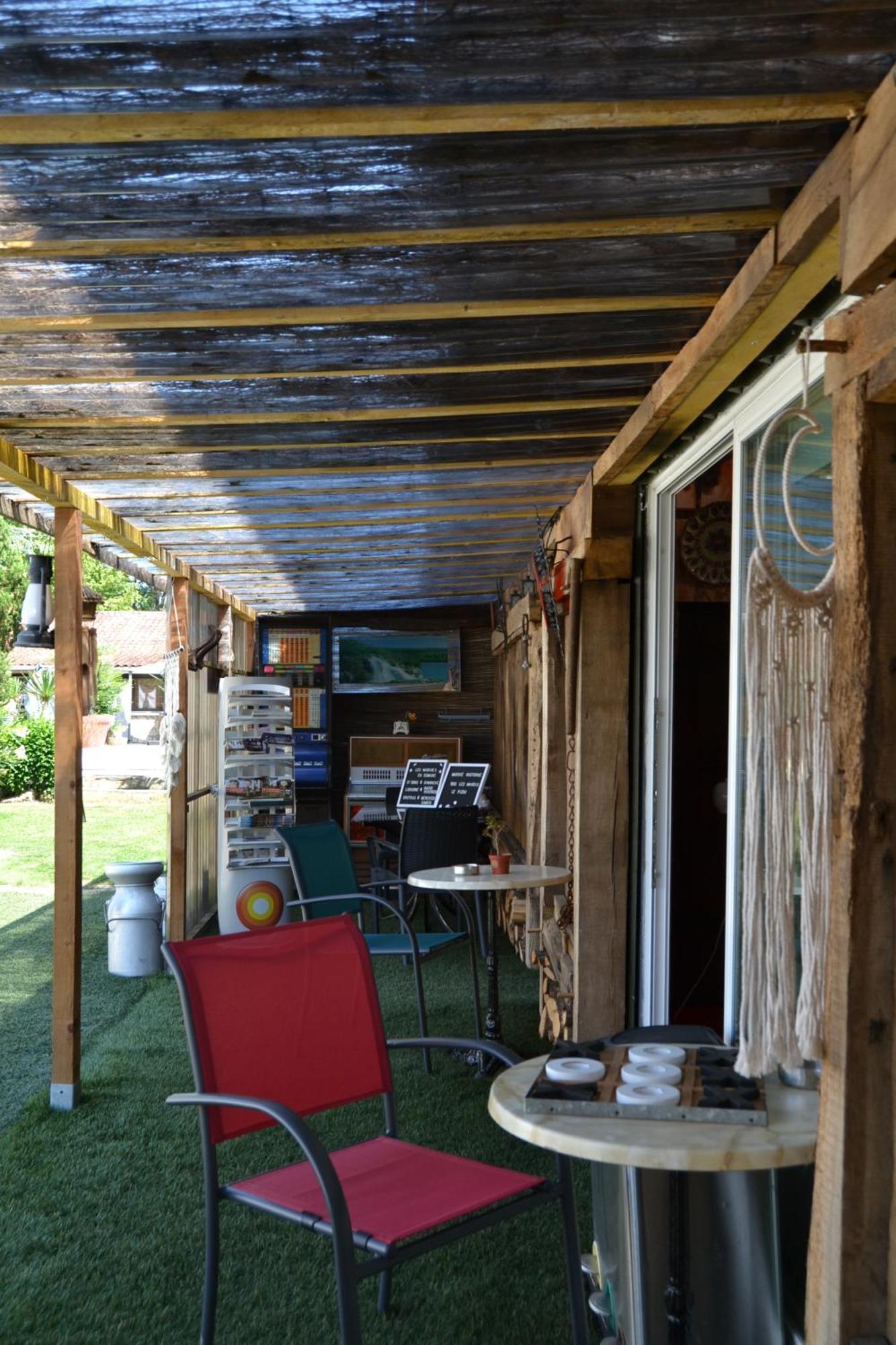 Le Gite De La Lombriere Saint-Denis-de-Pile ภายนอก รูปภาพ