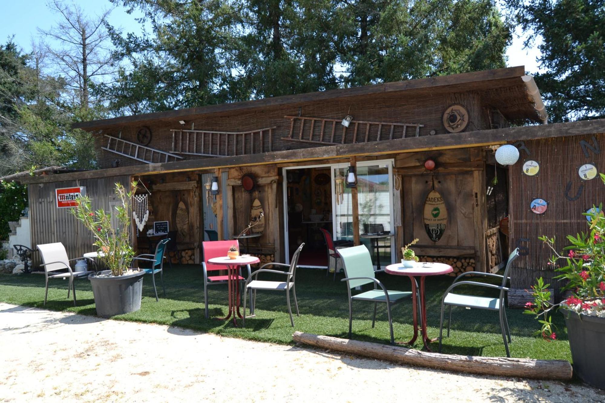 Le Gite De La Lombriere Saint-Denis-de-Pile ภายนอก รูปภาพ